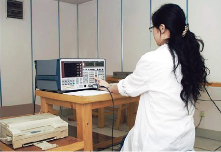 納新機電性能測試室